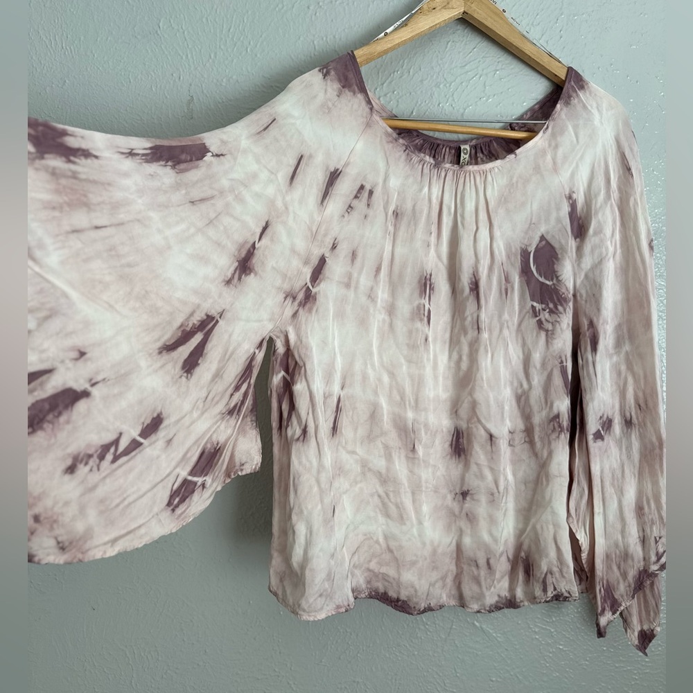 Elegant XCVI Tie dye flowy blouse